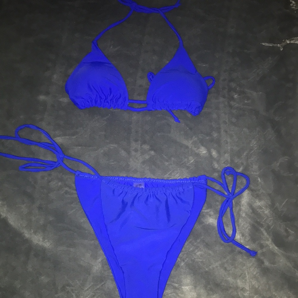 Medium bikini top & bottoms